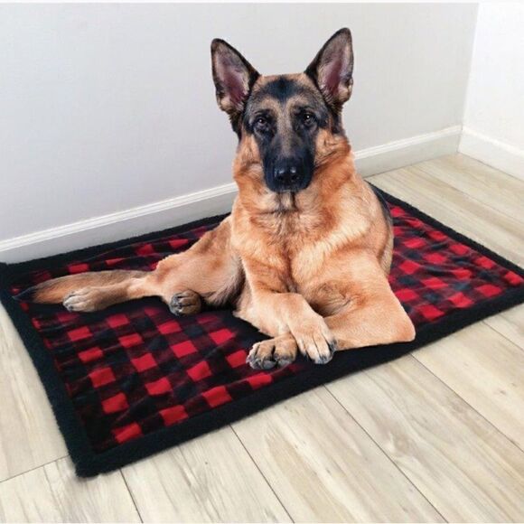 NEW! Country Farmhouse Red Black Buffalo Plaid Pet Blanket Rustic Cabin Lodge - Picture 2 of 3